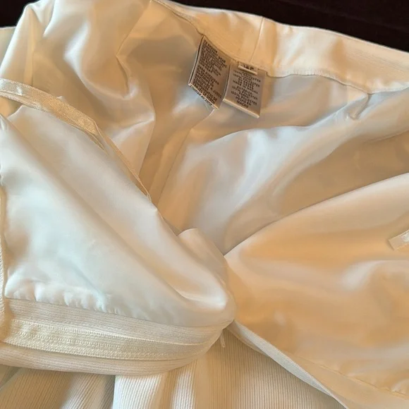 Brand New Jones New York White Lined Slacks - Picture 11 of 14
